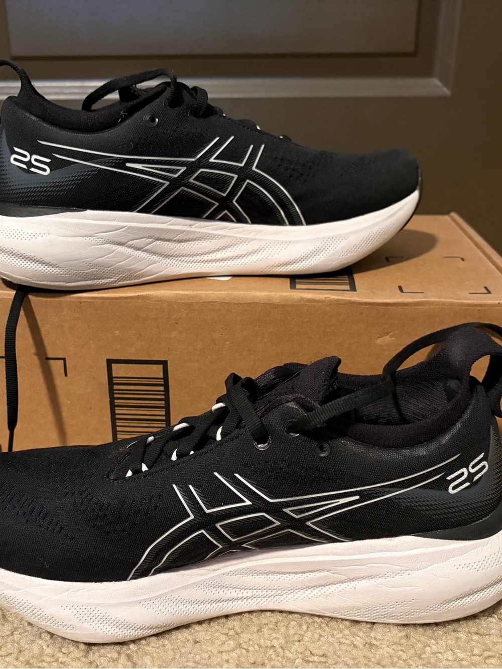 Asics Womens Black Athletic Running Shoes with White Midsole - Picture 2 of 5